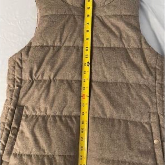 Women’s medium Old Navy fleece lined puffer vest (gray) - Picture 8 of 9
